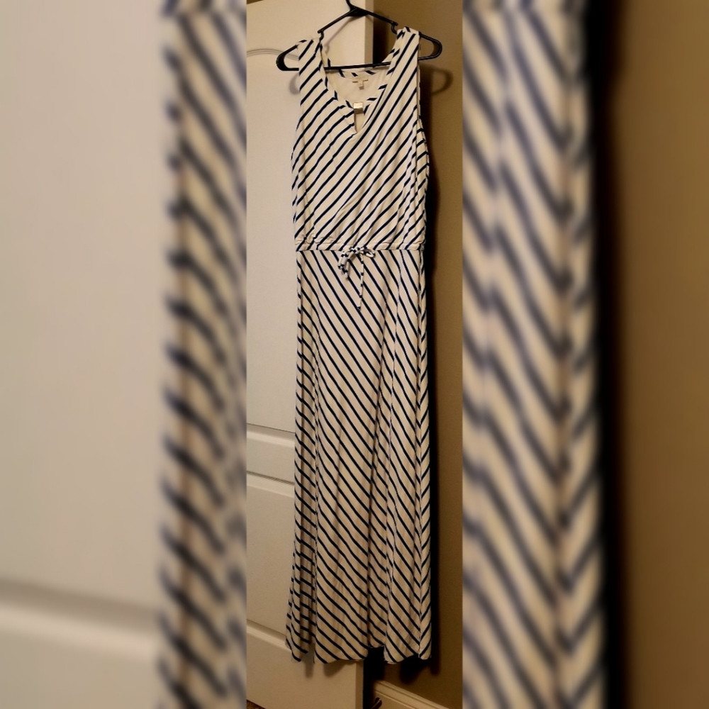 Maxi dress in blue and white stripes.